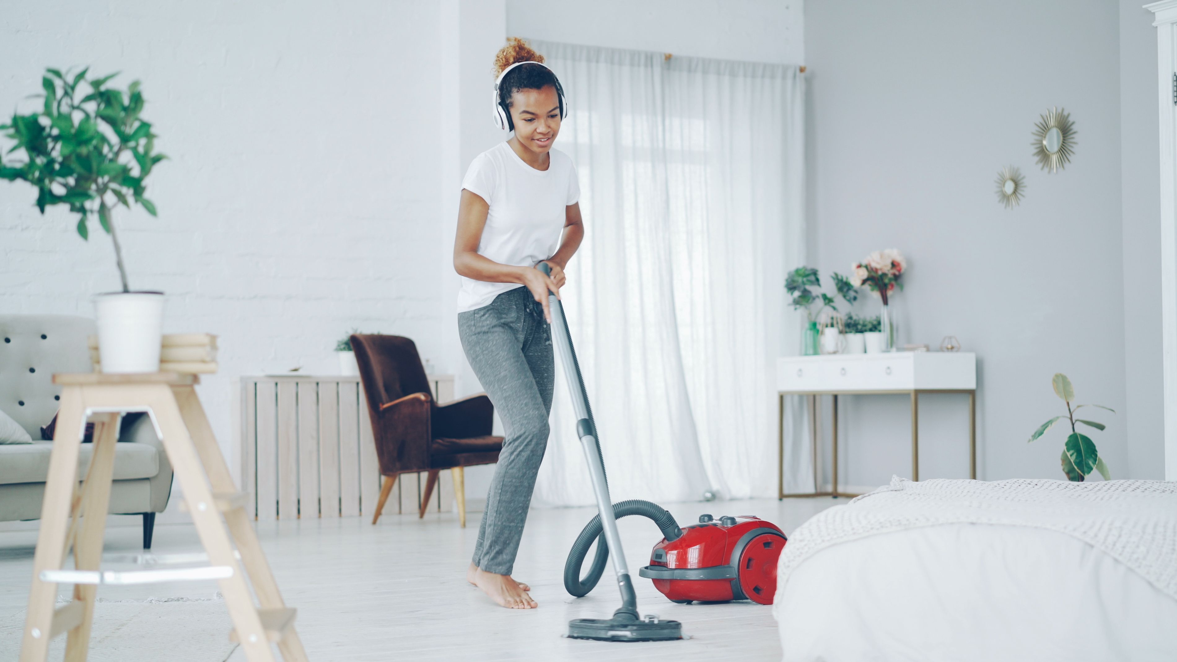Best Cordless Vacuum Cleaners 2026: 3 UK Picks for Everyday Cleaning, Pet Hair and Lightweight Use